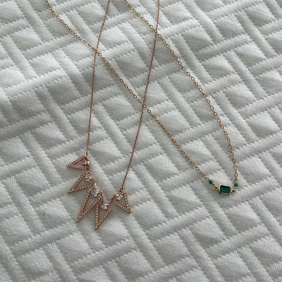 Jewelry - Two for the price of 1 dainty necklaces